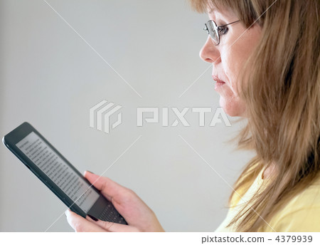 woman reading book woman reading book 4379939