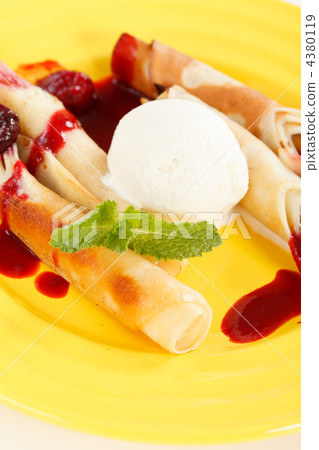 Pancakes with Ice Cream and Sauce Pancakes with Ice Cream and Sauce 4380119