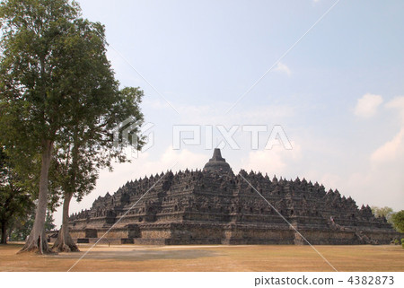 世界遺產婆羅浮屠寺廟仍然存在 4382873