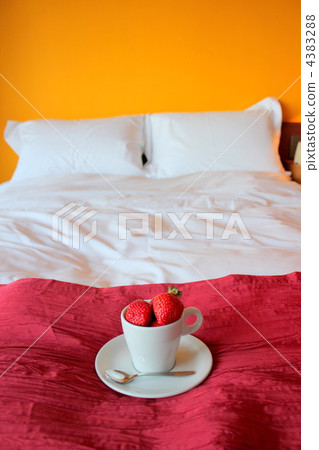 bed, beds, coffeecup 4383288