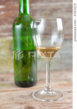 white wine 4383419