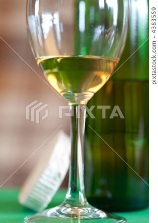 white wine white wine 4383559