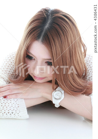 Super beautiful women in the white world Super beautiful women in the white world 4386431