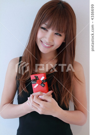 Beauty and gifts 4386699