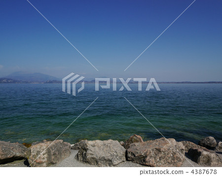 Lake Garda 1 4387678
