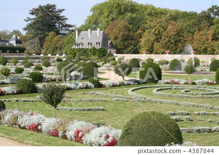 Chenonceau castle garden France Loire 4387844