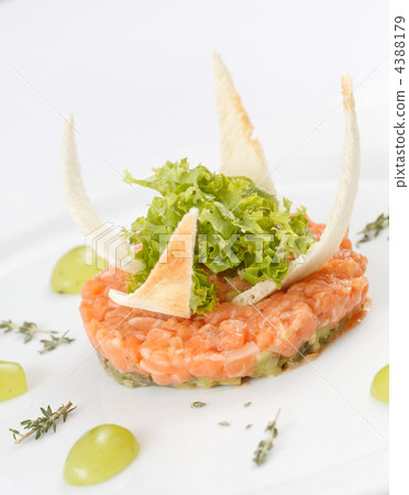 salmon tartare 4388179