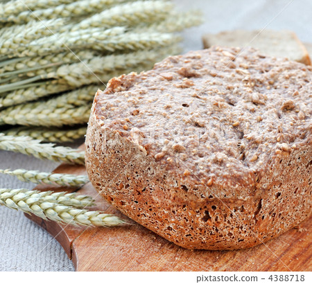 homemade traditional bread 4388718