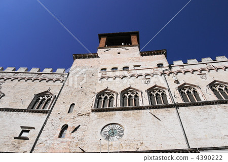 Perugia Priori Hall 4390222
