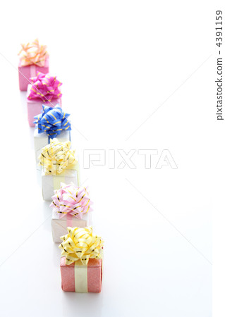 小而多彩的禮物包裝禮品盒 小而多彩的禮物包裝禮品盒 4391159
