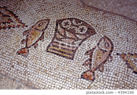 增加麵包和魚類教堂 4394198