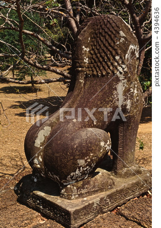 「辛哈雕像」的背面（東梅奔和吳哥遺址/柬埔寨暹粒） 4394636