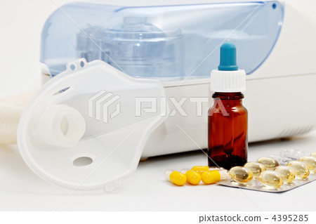 Ultrasonic nebulizer and medicines Ultrasonic nebulizer and medicines 4395285