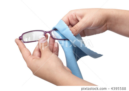 Cleaning eyeglasses Cleaning eyeglasses 4395588