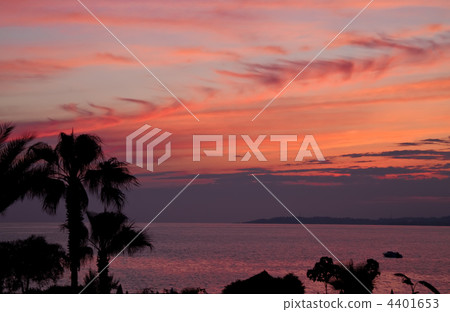 Sunset at sea 4401653