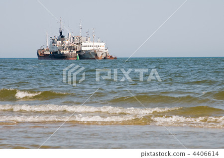 two ships two ships 4406614