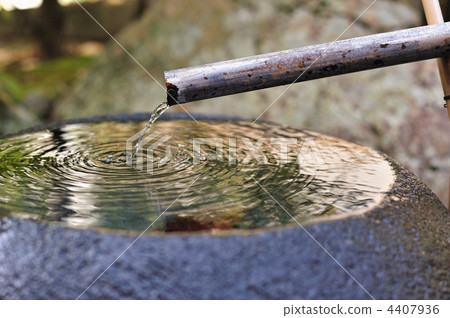 water    4407936