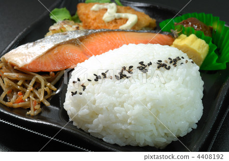 Delicious salmon lunch box 4408192