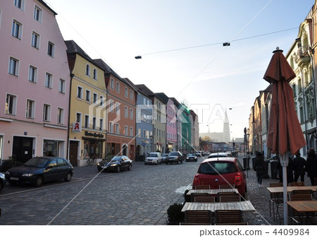 雷根斯堡早上的天際線 4409984