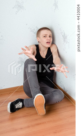 afraid teenager afraid teenager 4410004