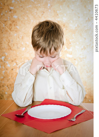 empty plate empty plate 4410673