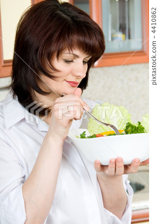 Cooking food Cooking food 4410862