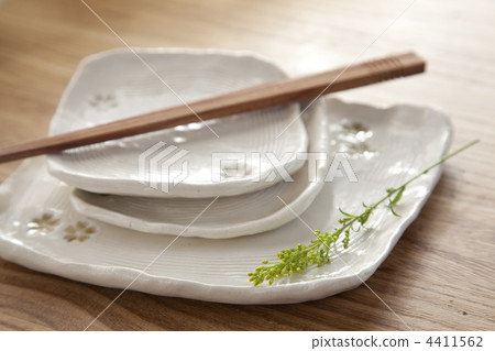 Japanese dishes 4411562