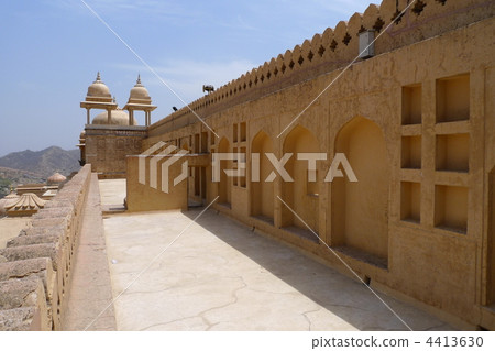 Amber Castle 4413630