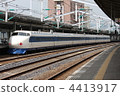 0 series Shinkansen train 4413917