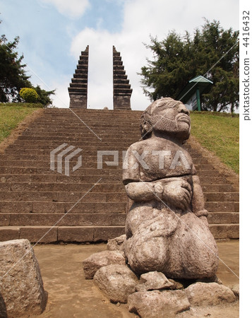 切特寺廟廢墟在印度尼西亞 切特寺廟廢墟在印度尼西亞 4416432
