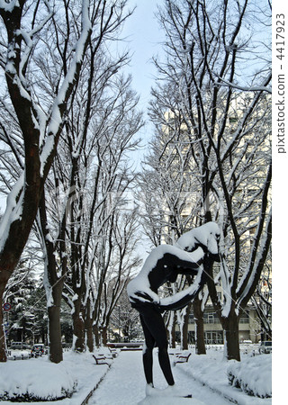 Jozenji寺在雪地上 Jozenji寺在雪地上 4417923