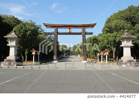 kashihara shrine, shrine, emperor jimmu 4424077