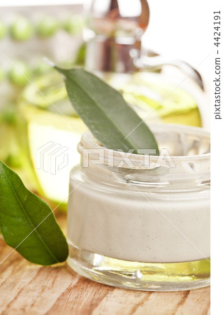 botte of organic cream botte of organic cream 4424191