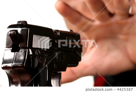 Men with gun 4425387