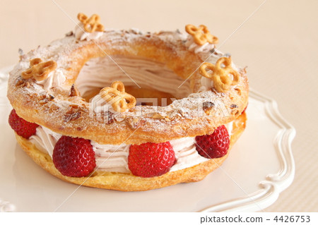 Puffy Paris Breasted Strawberries 4426753