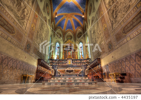 San Lorenzo cathedral interior. 4435197
