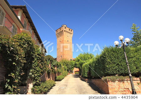 Ancient tower in Santa Vittoria D'Alba, Italy. 4435904