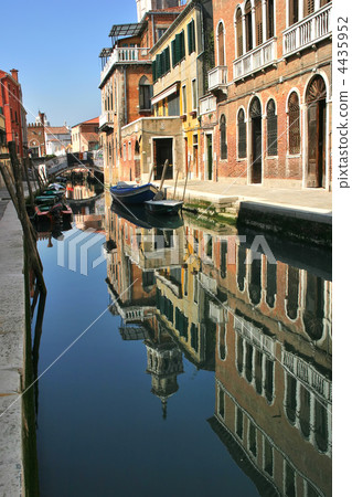 Multicilored houses. Venice, Italy. Multicilored houses. Venice, Italy. 4435952
