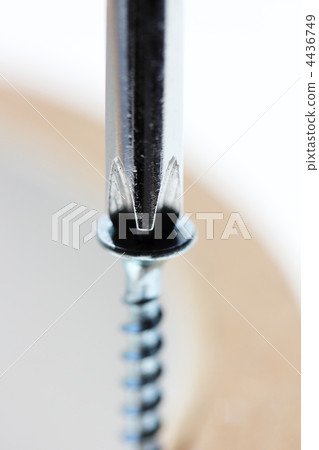 擰緊螺絲 4436749