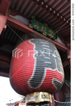 Kaminari gate seen from the side 4445990