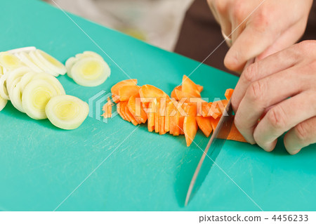 Chef preparing food 4456233