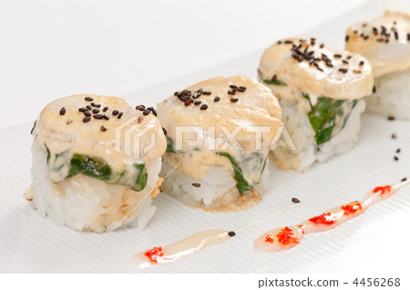 tasty sushi 4456268