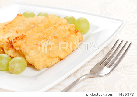 fried mozzarella with grapes 4456878