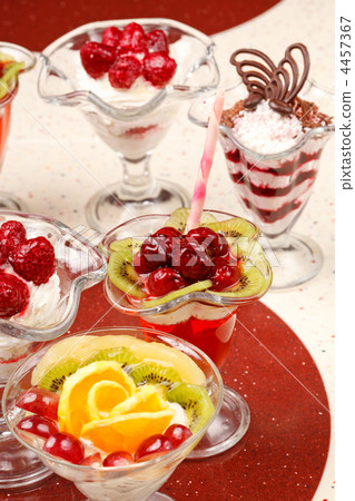 Tasty desserts 4457367