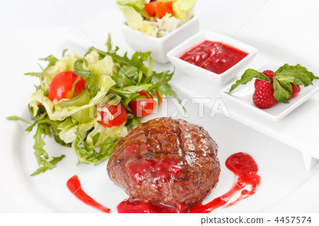 Grilled steak with vegetables Grilled steak with vegetables 4457574