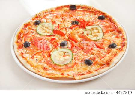 Italian pizza 4457810