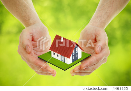 Hands brings small house outdoor Hands brings small house outdoor 4465255