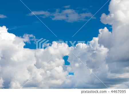 clouds in the blue sky 4467095