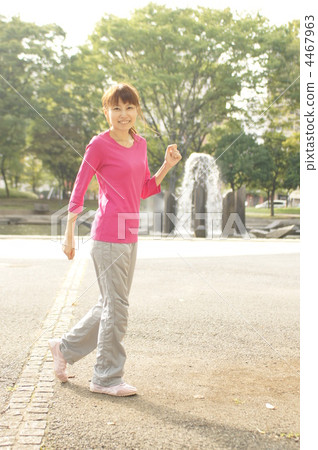 Jogging at a female park Jogging at a female park 4467963