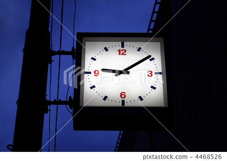 street  clock 4468526